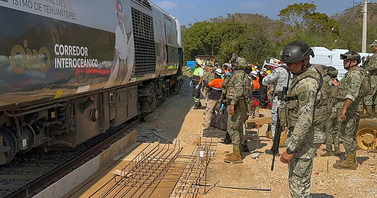 Meksika’da feci tren kazası: 13 ölü 98 yaralı