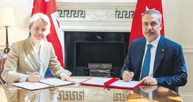 Türkiye ile İngiltere arasında tarihi imza