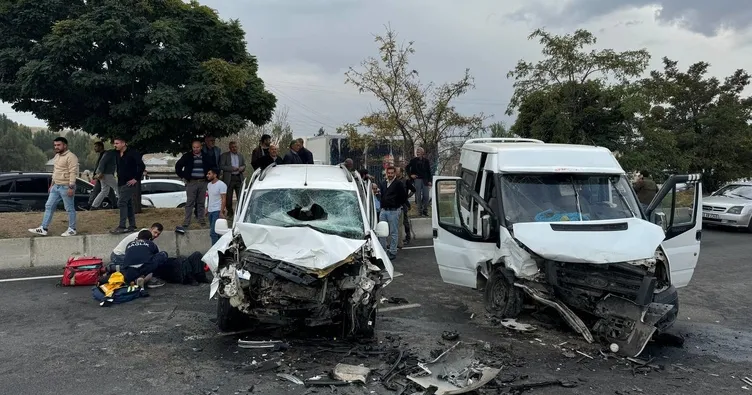 Ağrı’da korkunç kaza! 10 kişi yaralandı