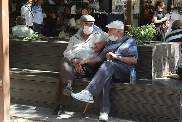 65 yaş üstü sokağa çıkma yasağı hakkında SON DAKİKA gelişmesi! Ankara ve İzmir’den sonra şimdi de...