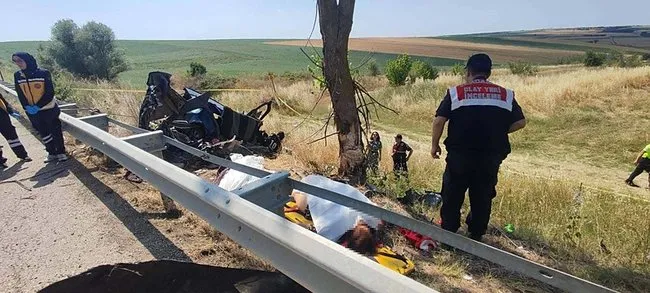 Son dakika: Edirne’de otomobil ağaca çarptı: 2’si çocuk 5 kişi öldü!