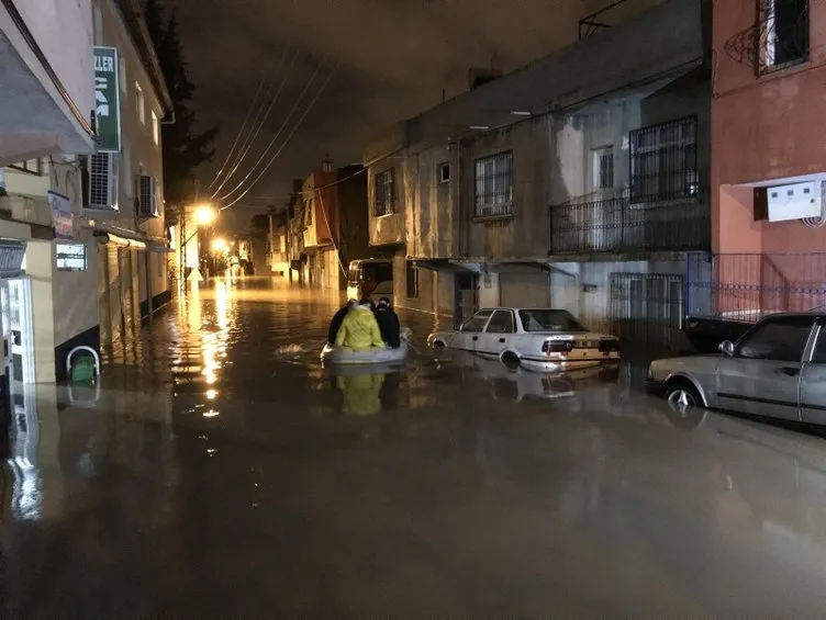 Adana sağanak yağışlara teslim!