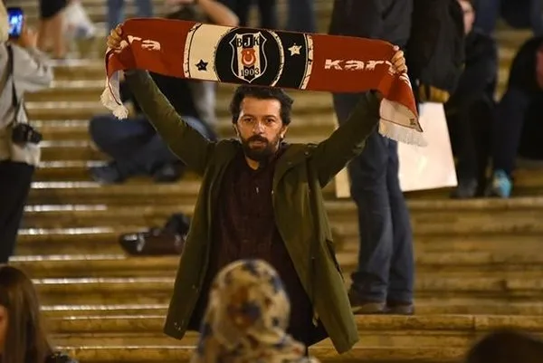Beşiktaş taraftarları Roma'da