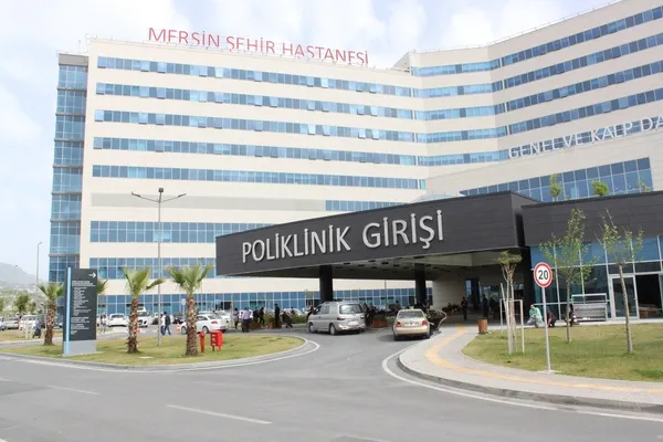 baskan-erdoganin-acilisini-gerceklestirdigi-mersin-sehir-hastanesi-9-yildir-bolgenin-saglik-ussu-1770217656957.jpg