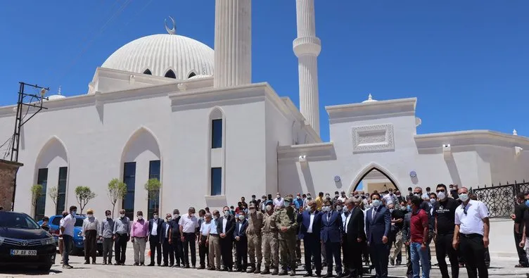 Midyat’ta, Selçuklu ve Osmanlı Mimarisiyle inşa edilen cami törenle açıldı