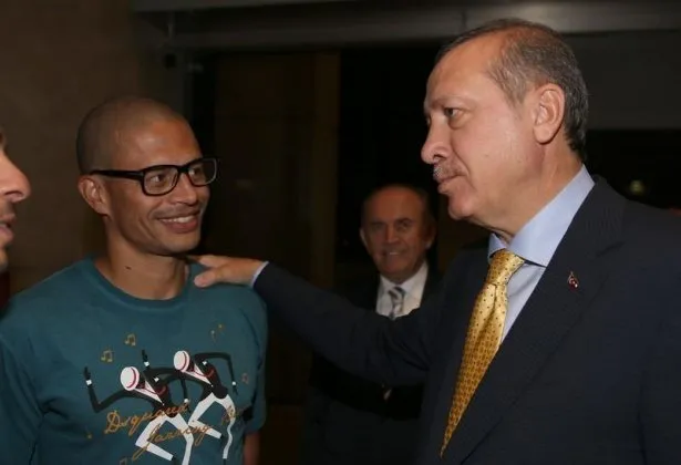 Erdoğan’a havalimanında sürpriz karşılama