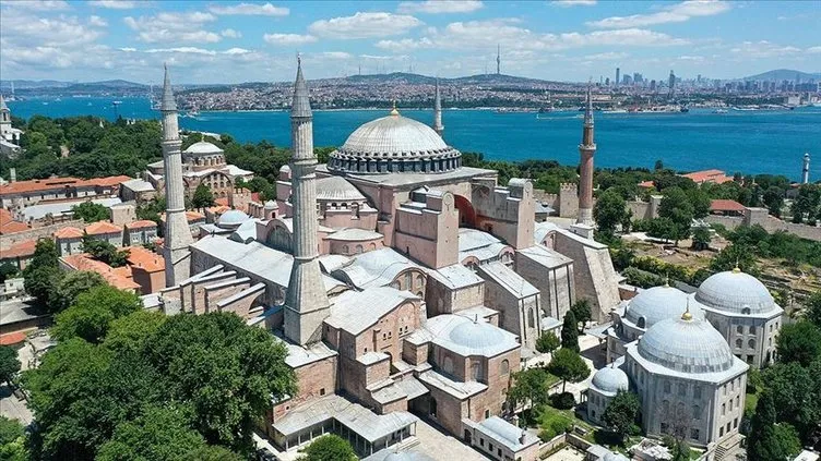 Kritik açıklama! 'Ayasofya Camisi'ne ait bazı eserler müzeye çevrilirken yapıdan uzaklaştırıldı'