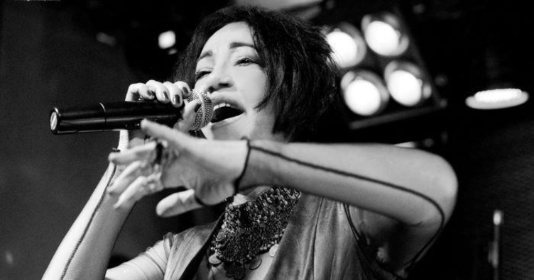 ‘Tüm hitlerimi okusam buradan çıkamayız!’