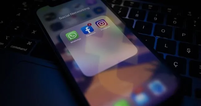 Instagram ve Facebook'a erişim sorunu! Bakan Yardımcısı Ömer Fatih Sayan'dan açıklama