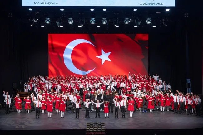 baskan-erdoganin-talimati-ile-kurulmustu-cumhurbaskanligi-cocuk-orkestrasi-ve-korosu-istanbullular-ile-bulusac-1750156213188.jpg