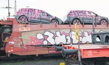 Otomobilleri tuvale çevirdiler