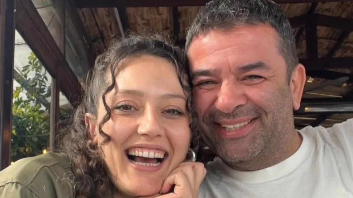 Bülent Şakrak sevgilisi Duygu Arabacıoğlu'yla aşka geldi!
