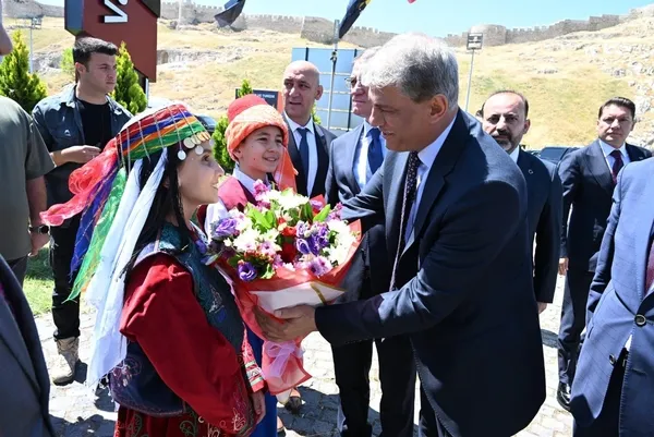 vanda-turkiye-kultur-yolu-festivali-basladi-1783770048877.jpg