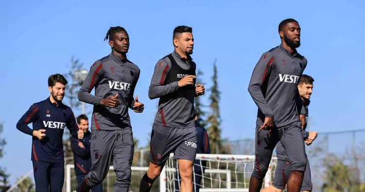 Trabzonspor, Bruno Peres takımla çalıştı