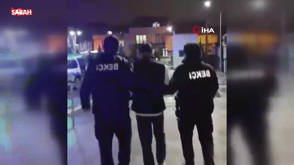 Bursa’da hırsızlık suçundan 21 yıl hapis cezası bulunan şahıs yakalandı | Video videosunu izle Bursa’da hırsızlık suçundan 21 yıl hapis cezası bulunan şahıs yakalandı | Video videosunu izle