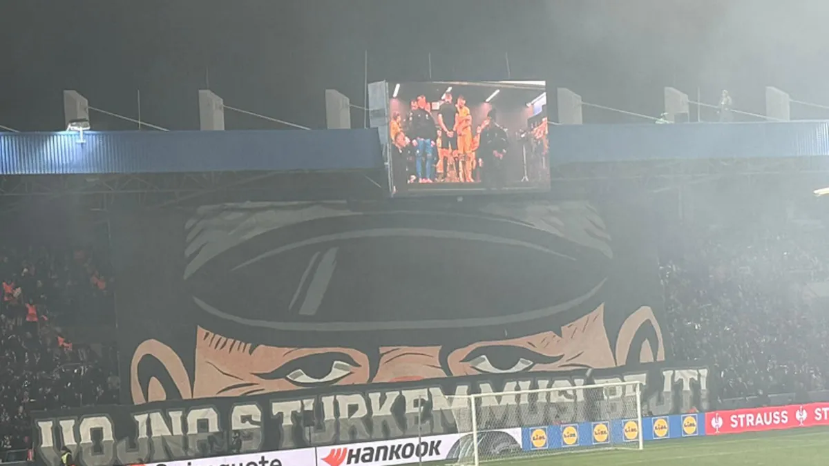 Viktoria Plzen taraftarlarının Fenerbahçe maçında açtığı skandal pankartın cezası açıklandı! Viktoria Plzen taraftarlarının Fenerbahçe maçında açtığı skandal pankartın cezası açıklandı!