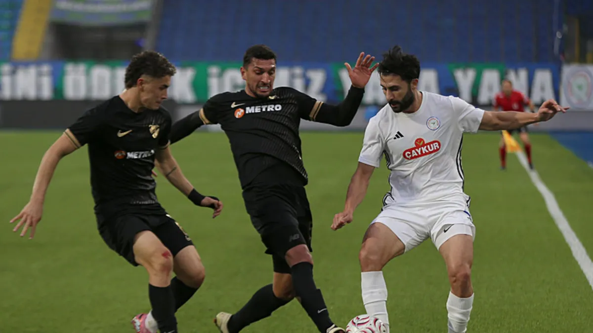 Rizespor, Boluspor'u ikinci yarıda bulduğu gollerle geçti