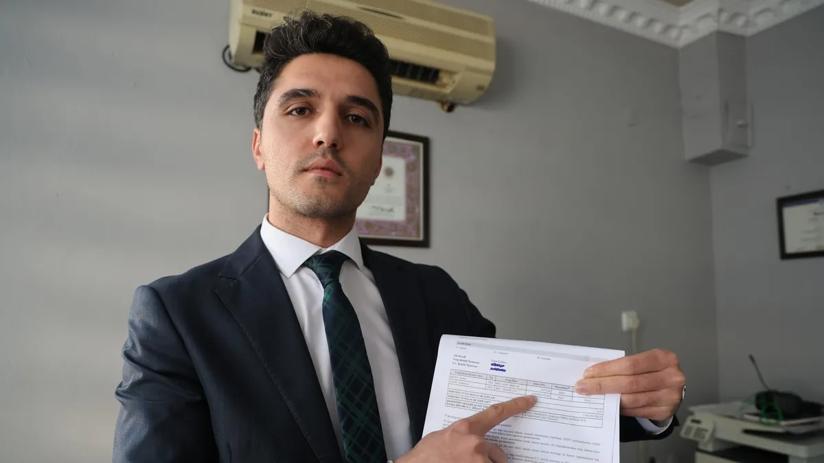 Adana’da ‘kalpten götürecek’ tebligat: Avukata 2 milyar 650 milyonluk trafik cezası! ‘Hatalı U dönüşü…’ Adana’da ‘kalpten götürecek’ tebligat: Avukata 2 milyar 650 milyonluk trafik cezası! ‘Hatalı U dönüşü…’