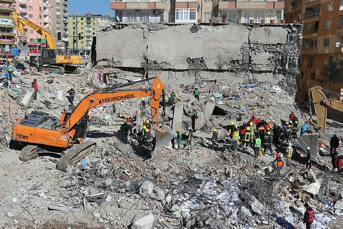 son-dakika-bakan-kurumdan-deprem-bolgesindeki-binalar-icin-aciklama-ay-sonuna-kadar-insaatlari-baslatacagiz-1676323433346.jpg SON DAKİKA | Bakan Kurum'dan deprem bölgesindeki binalar için açıklama: Ay sonuna kadar inşaatları başlatacağız