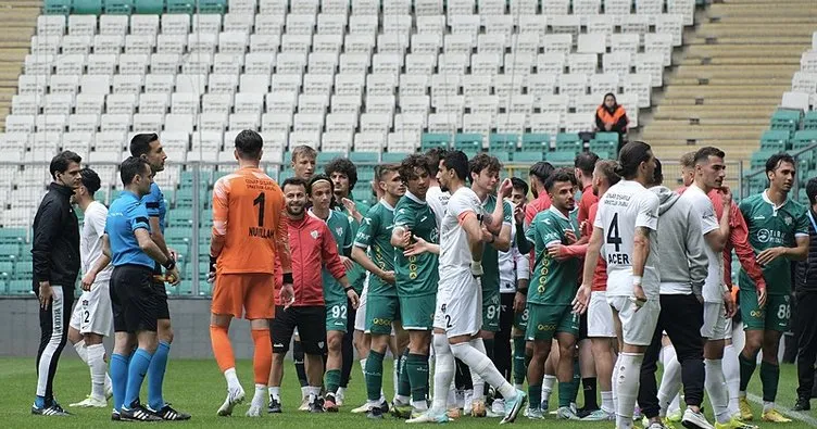 Vanspor FK, Bursaspor maçında sahadan çekildi! Esenler Erokspor-Serik Belediyespor maçı için şok tepki...