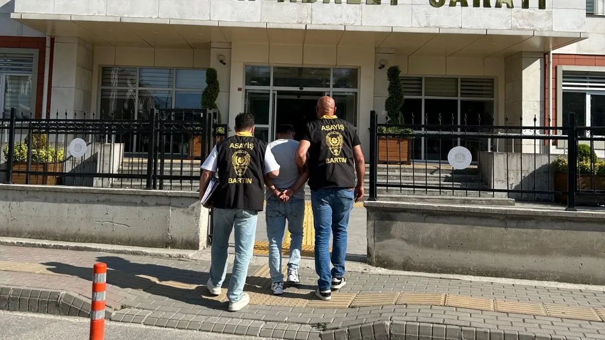 Sosyal medyadan tanışıp, istismarda bulundu: Kıskıvrak yakalandı!