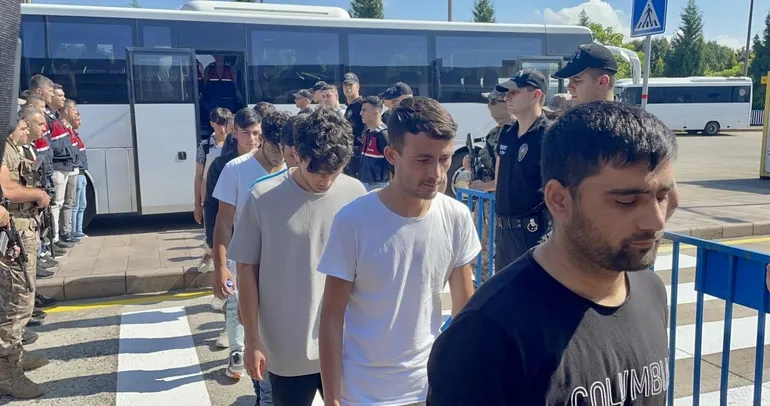 Edirne’de 9 düzensiz göçmen yakalandı