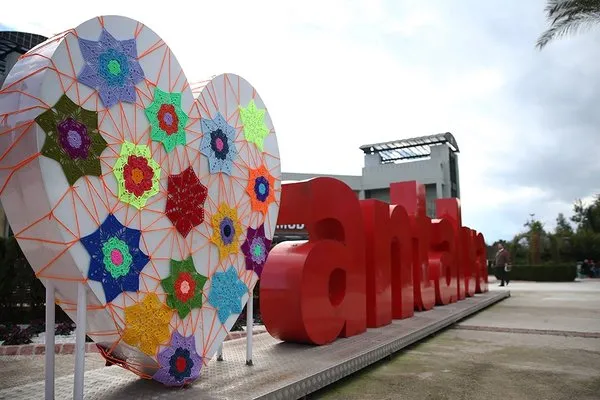 Antalya'da Yünden Masallar sergisi açıldı