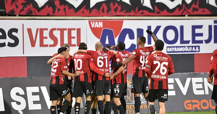 5 gollü maçta kazanan Vanspor!