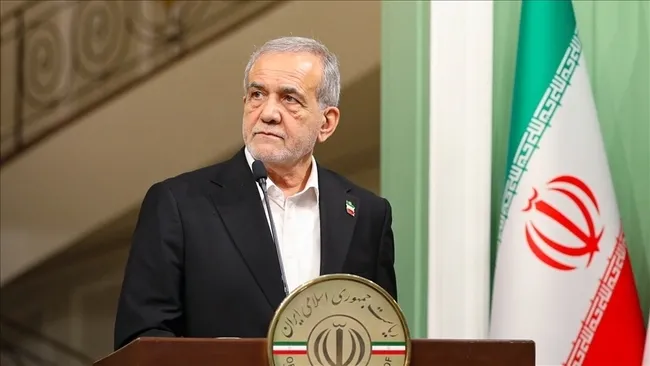 iran-cumhurbaskanindan-basina-uyari-hakaret-iceren-ifadeler-kullanmayin-1770574393244.jpg İran Cumhurbaşkanı’ndan basına uyarı: “Hakaret içeren ifadeler kullanmayın”