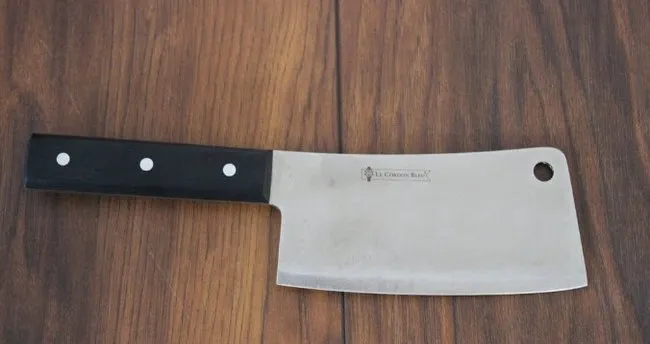 Santoku ve Şef Bıçağı Arasındaki Fark Nedir? Santoku Mu Şef Bıçağı Mı Daha İyi?