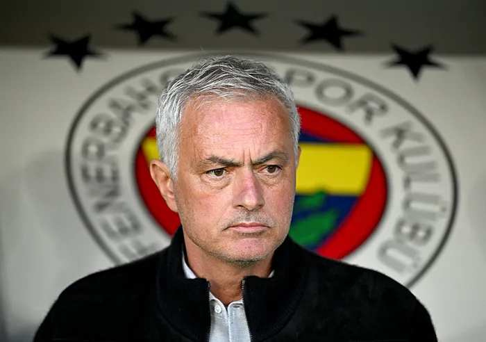 son-dakika-mourinhodan-muhabire-tepki-kayserispor-maci-sonrasi-sorulan-soru-1745176119232.jpeg