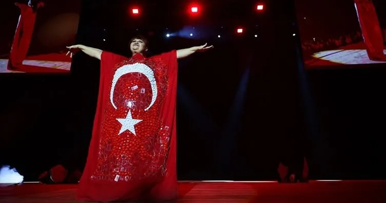 Türkiye’nin ilk cam giysi defilesi