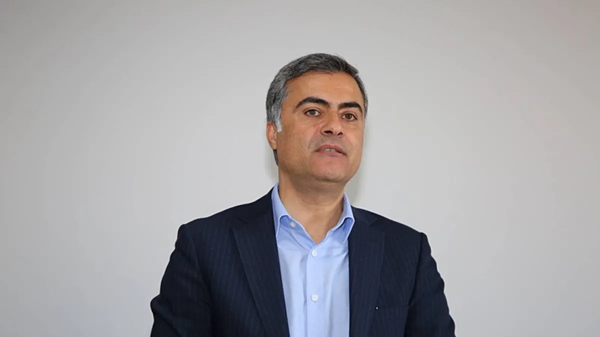SON DAKİKA! DEM'li Van Büyükşehir Belediye Başkanı Abdullah Zeydan görevinden alındı: İşte yerine görevlendirilen isim