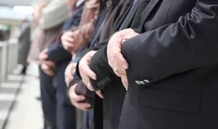 Cenaze Namazı Farz Mı, Vacip Mi?