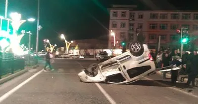 Bingöl’de otomobil ve hafif ticari araç çarpıştı: 3 yaralı