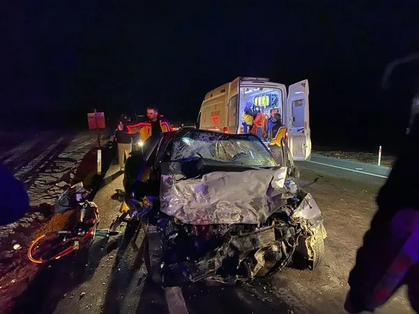 trafik-canavari-yine-vurdu-1-olu-6-yarali-1734285063370.jpg