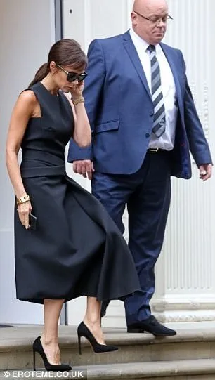 Victoria Beckham siyahı fazla abarttı!