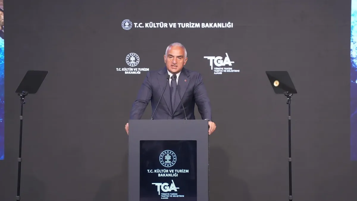 Türkiye'nin turizm geliri ilk 6 ayda 25,7 milyar dolar oldu! Bakan Ersoy: Ateş çemberine rağmen Türkiye turizmde istikrarını korudu!