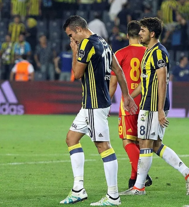 Fenerbahçe’de Van Persie krizi bitmiyor