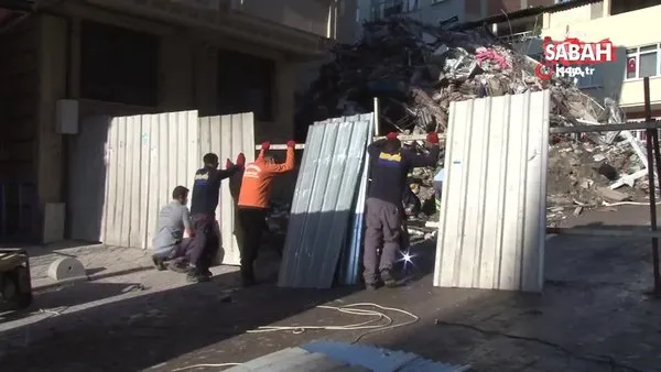 Zeytinburnu’nda çöken binanın çevresi güvenlik amaçlı barikatlarla kapatıldı | Video