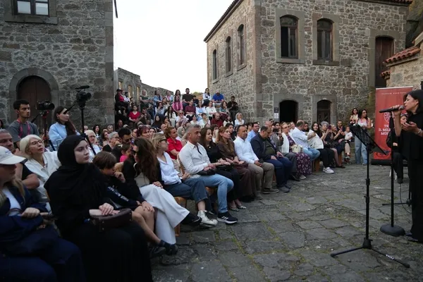 trabzon-kultur-yolu-festivalinde-5-gununde-de-etkinlikler-devam-etti-1781108472075.jpg