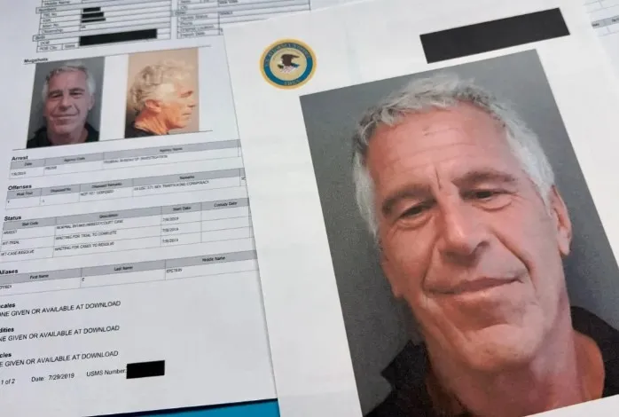 Epstein’a ait yeni fotoğraflar ortaya çıktı: Küçük kızlara cinsel istismar düzeni