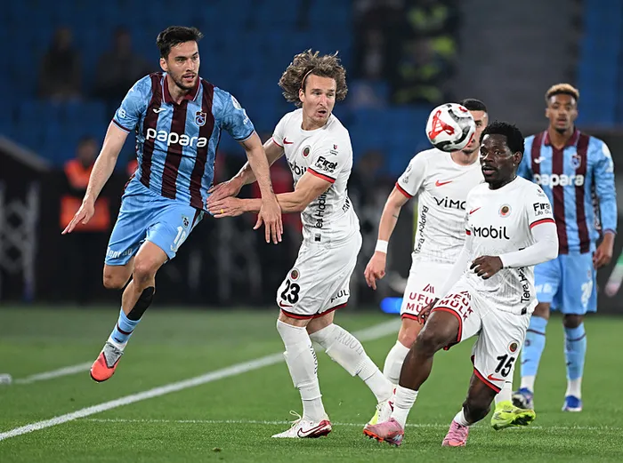 canli-super-ligde-trabzonspor-genclerbirligi-maci-1779039768556.jpeg