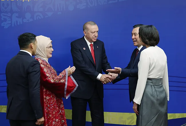 baskan-erdogan-biskekte-dunya-gocebe-oyunlari-acilis-torenine-katildi-1788189556801.jpeg