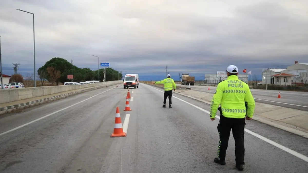 Muğla’da asayiş denetlemesi: 55 şüpheli yakalandı Muğla’da asayiş denetlemesi: 55 şüpheli yakalandı