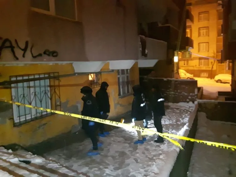 Sultangazi’de 7 kişilik ailenin yaşadığı evi basıp 1 kişiyi öldürdüler!