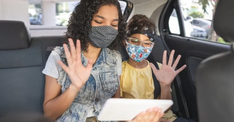 Çocuklarda maske değiş-tokuşunda koronavirüs tehlikesi