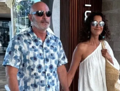 Mehmet Aslantuğ ile 27 yıllık evliliği bitince yeni aşka yelken açmıştı! Arzum Onan’dan Amerika’da evlendi iddialarına şok yanıt: Hiç gizlemedik...