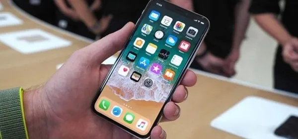 iPhone X dayanıklılık testinden geçemedi