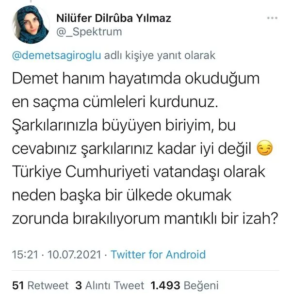 Sanatçı Demet Sağıroğlu; ülkemizde bir dönem uygulanan başörtüsü